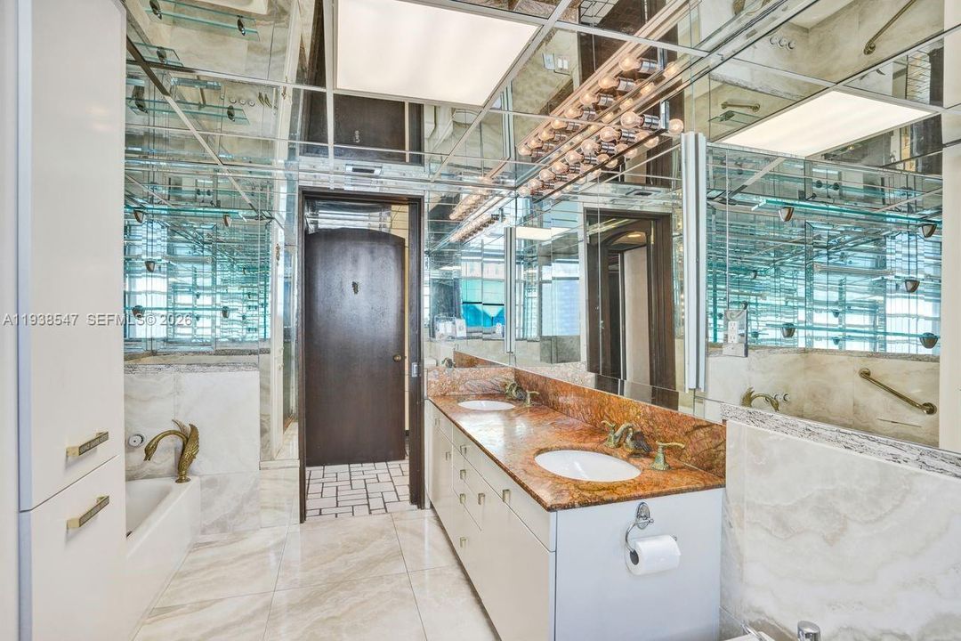 En Venta: $1,190,000 (3 camas, 3 baños, 2345 Pies cuadrados)