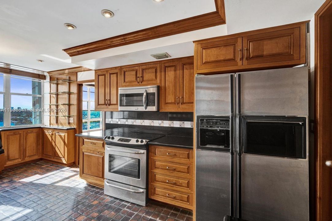 En Venta: $1,190,000 (3 camas, 3 baños, 2345 Pies cuadrados)