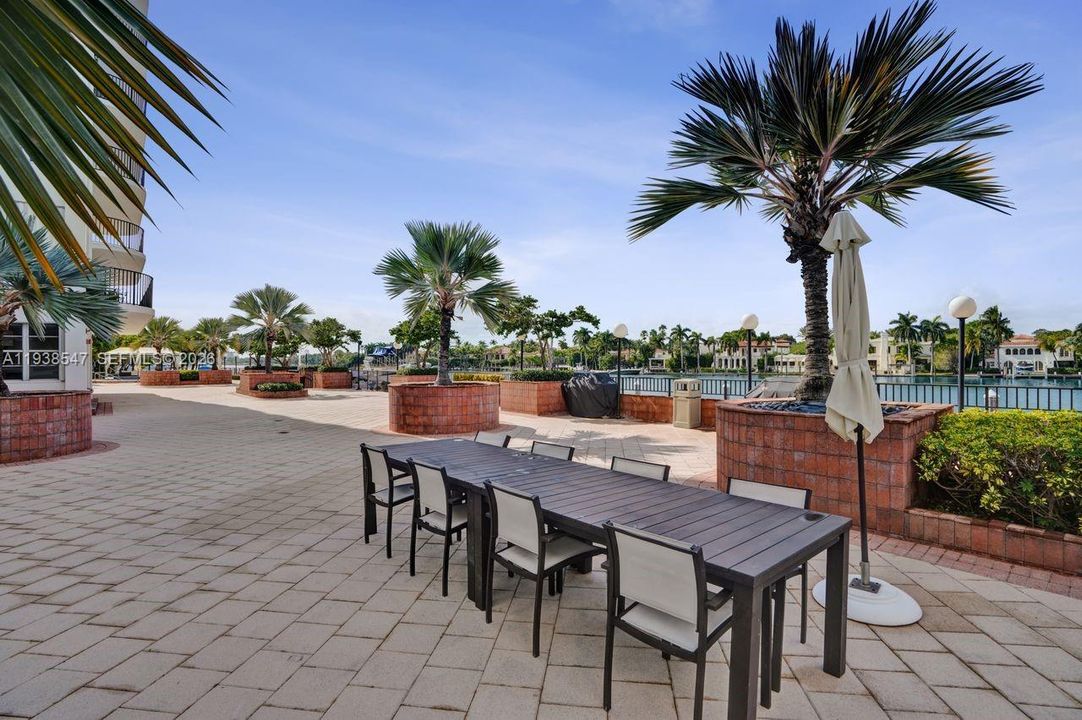 En Venta: $1,190,000 (3 camas, 3 baños, 2345 Pies cuadrados)