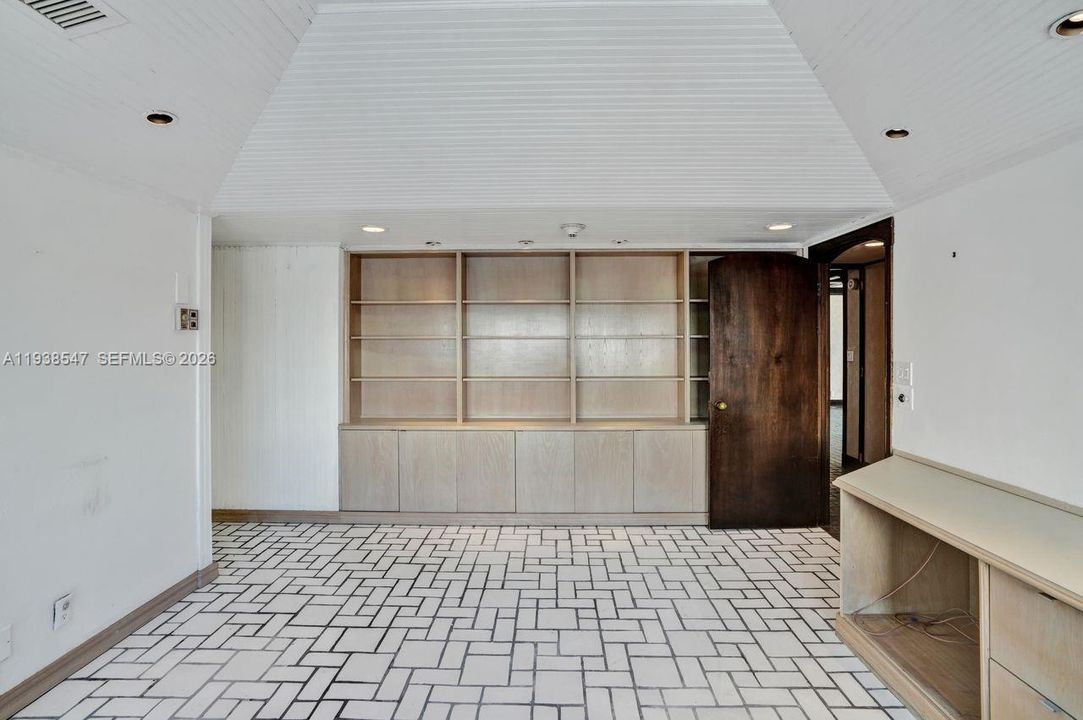 En Venta: $1,190,000 (3 camas, 3 baños, 2345 Pies cuadrados)