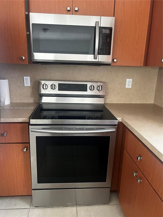 В аренду: $3,200 (3 спален, 2 ванн, 1740 Квадратных фут)