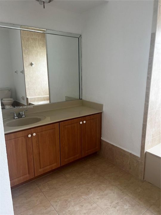 В аренду: $3,200 (3 спален, 2 ванн, 1740 Квадратных фут)