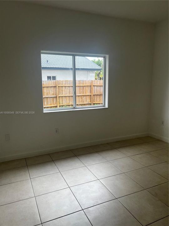 В аренду: $3,200 (3 спален, 2 ванн, 1740 Квадратных фут)