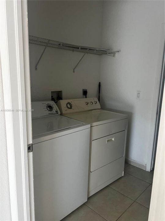 В аренду: $3,200 (3 спален, 2 ванн, 1740 Квадратных фут)