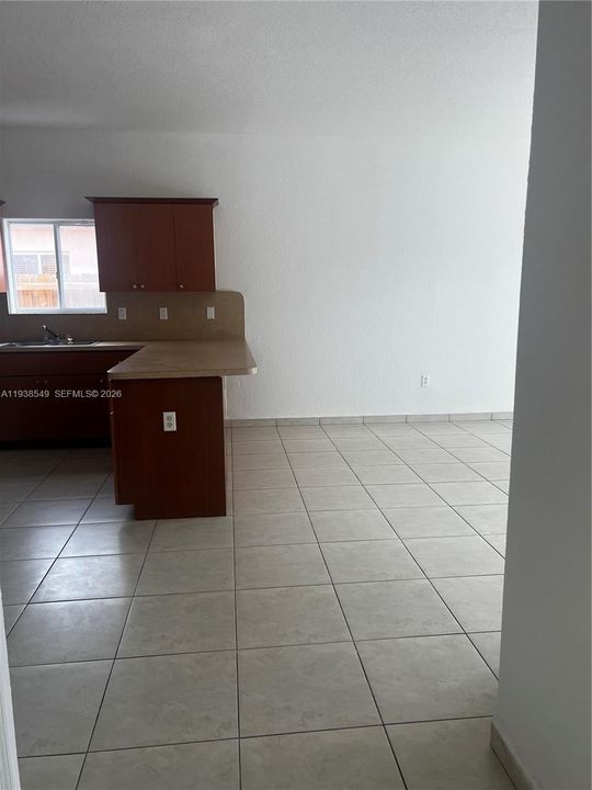 В аренду: $3,200 (3 спален, 2 ванн, 1740 Квадратных фут)