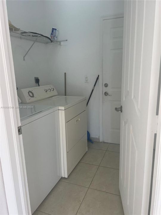 В аренду: $3,200 (3 спален, 2 ванн, 1740 Квадратных фут)