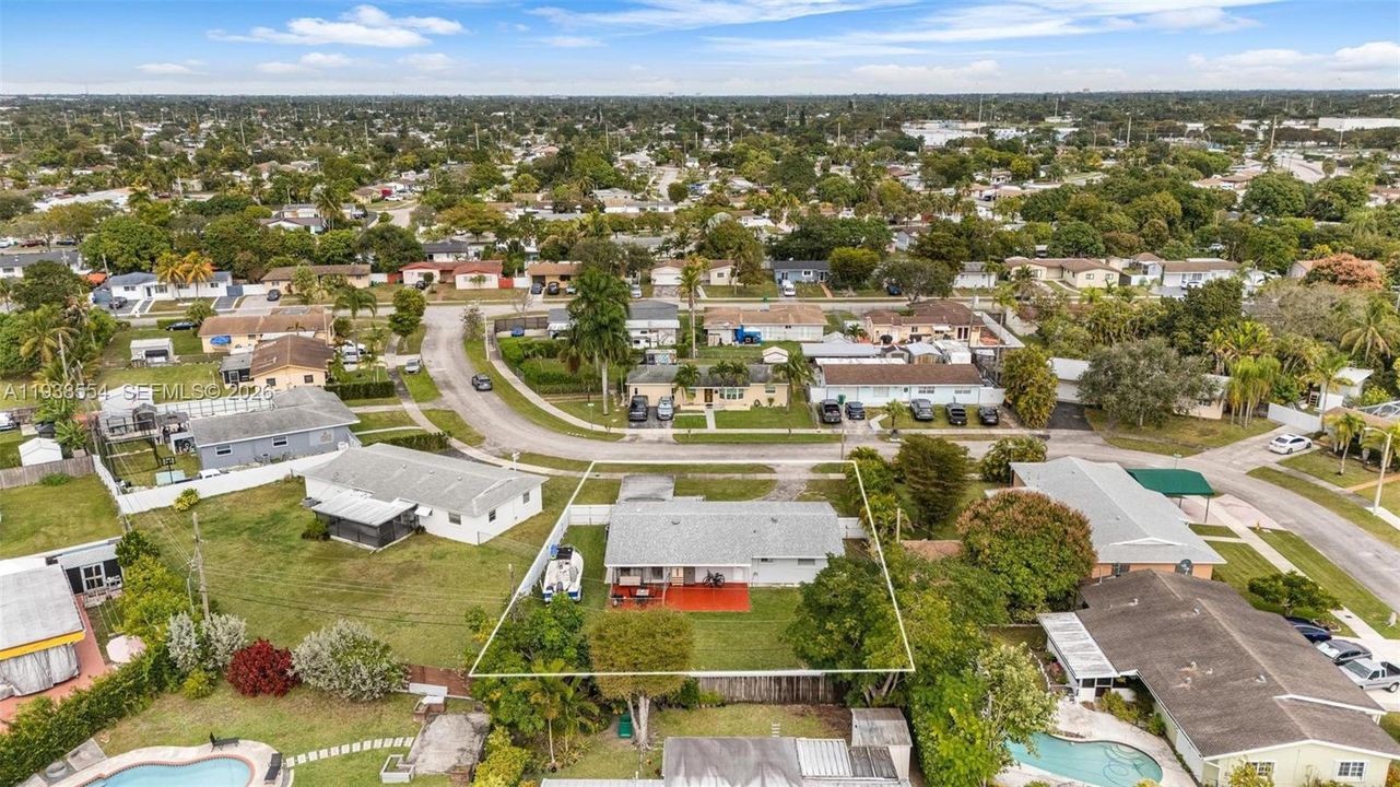 For Sale: $639,900 (4 beds, 2 baths, 1620 Square Feet)