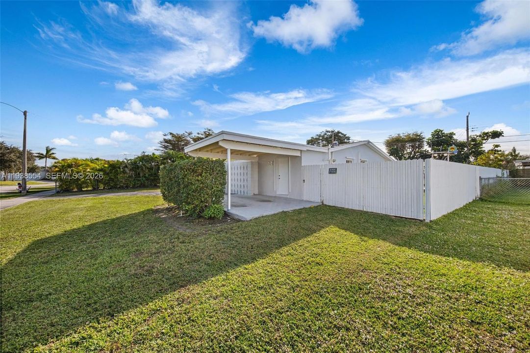 For Sale: $639,900 (4 beds, 2 baths, 1620 Square Feet)