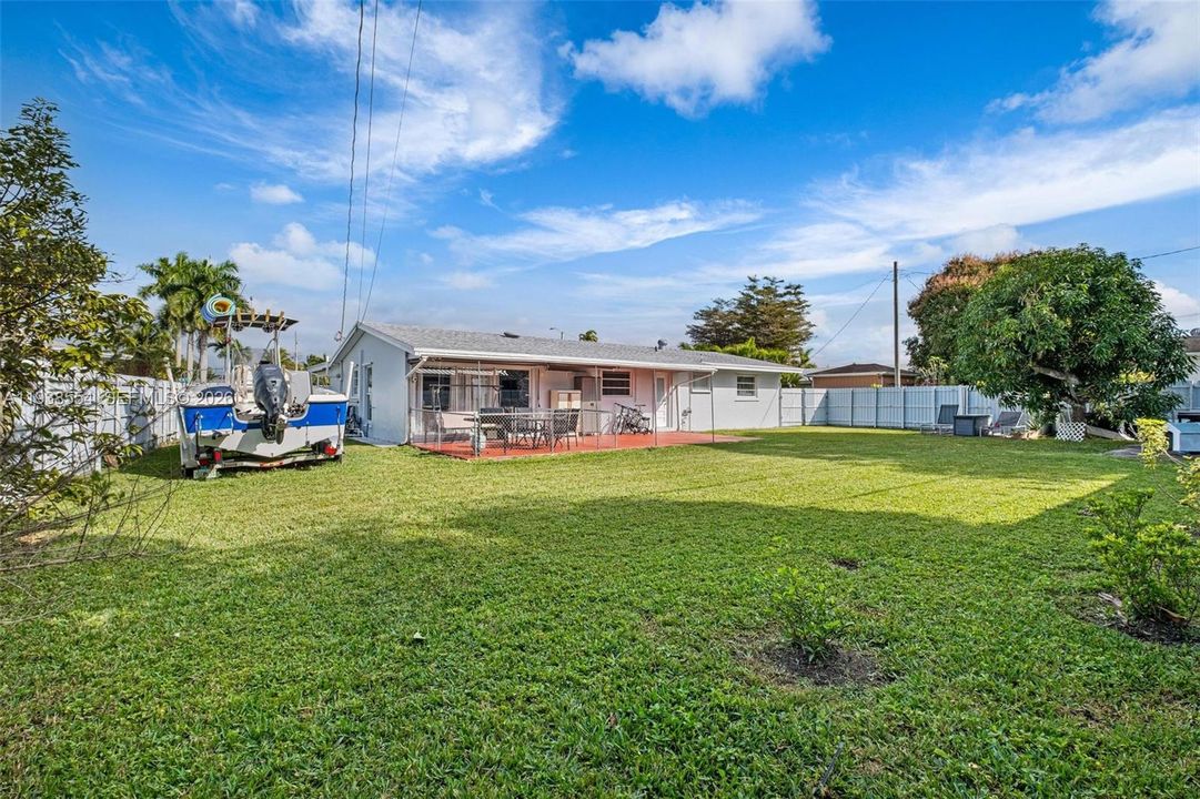 For Sale: $639,900 (4 beds, 2 baths, 1620 Square Feet)