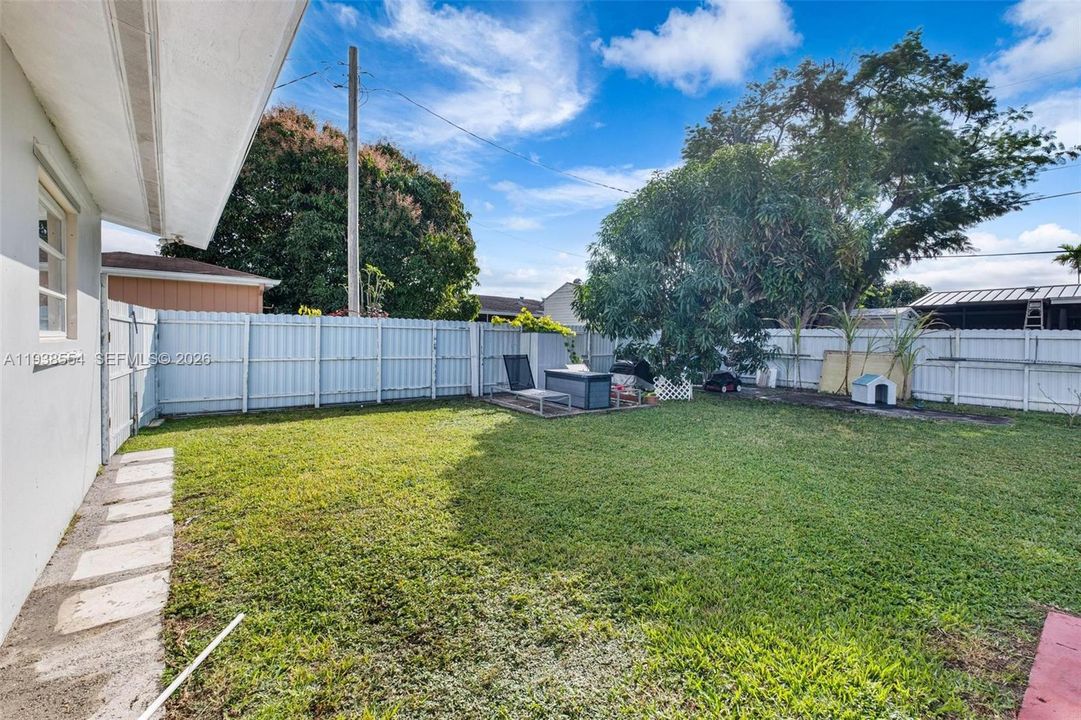 For Sale: $639,900 (4 beds, 2 baths, 1620 Square Feet)