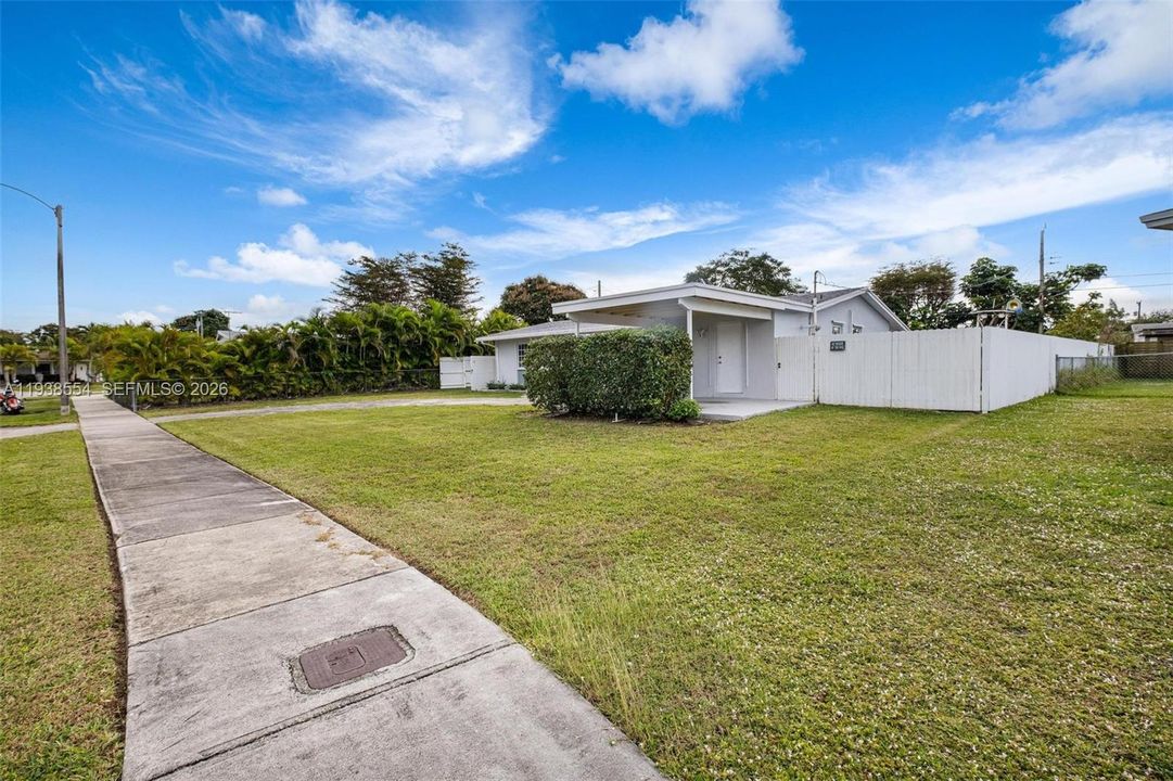 For Sale: $639,900 (4 beds, 2 baths, 1620 Square Feet)