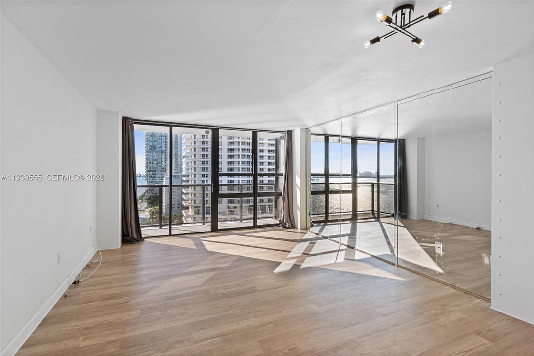 For Rent: $2,800 (1 beds, 1 baths, 757 Square Feet)