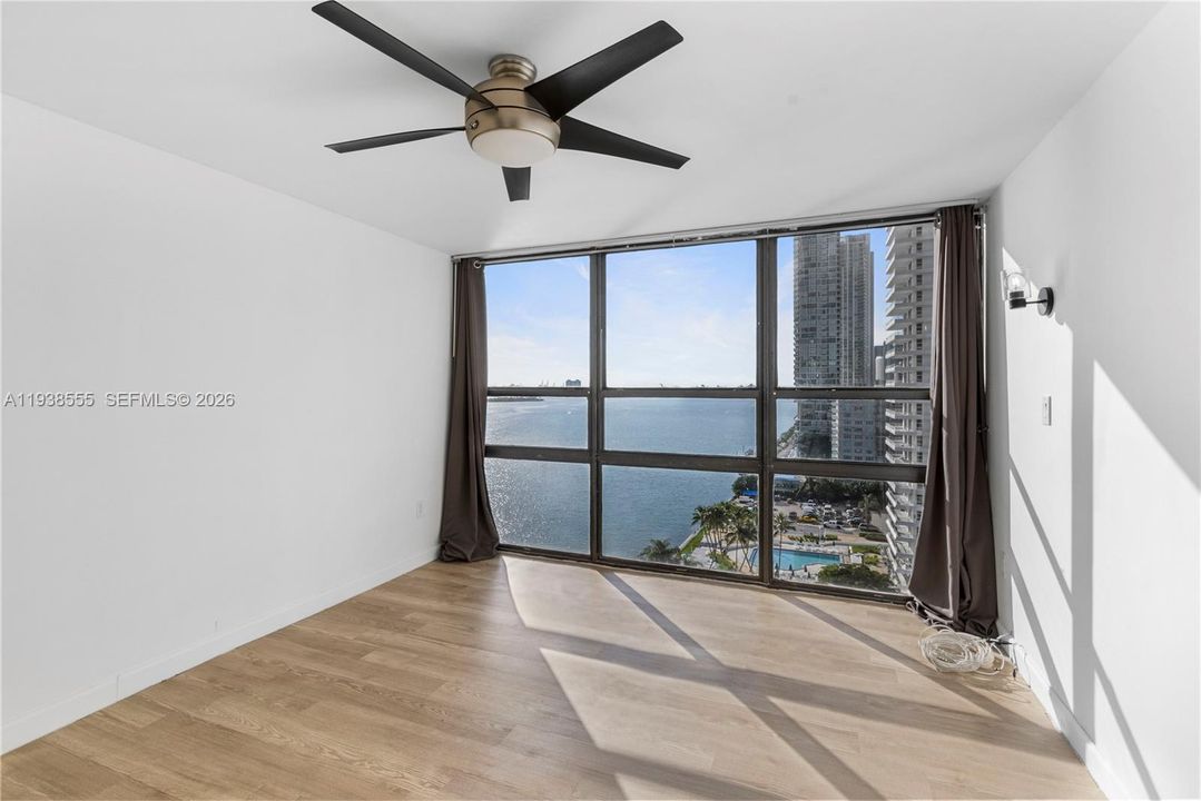 For Rent: $2,800 (1 beds, 1 baths, 757 Square Feet)