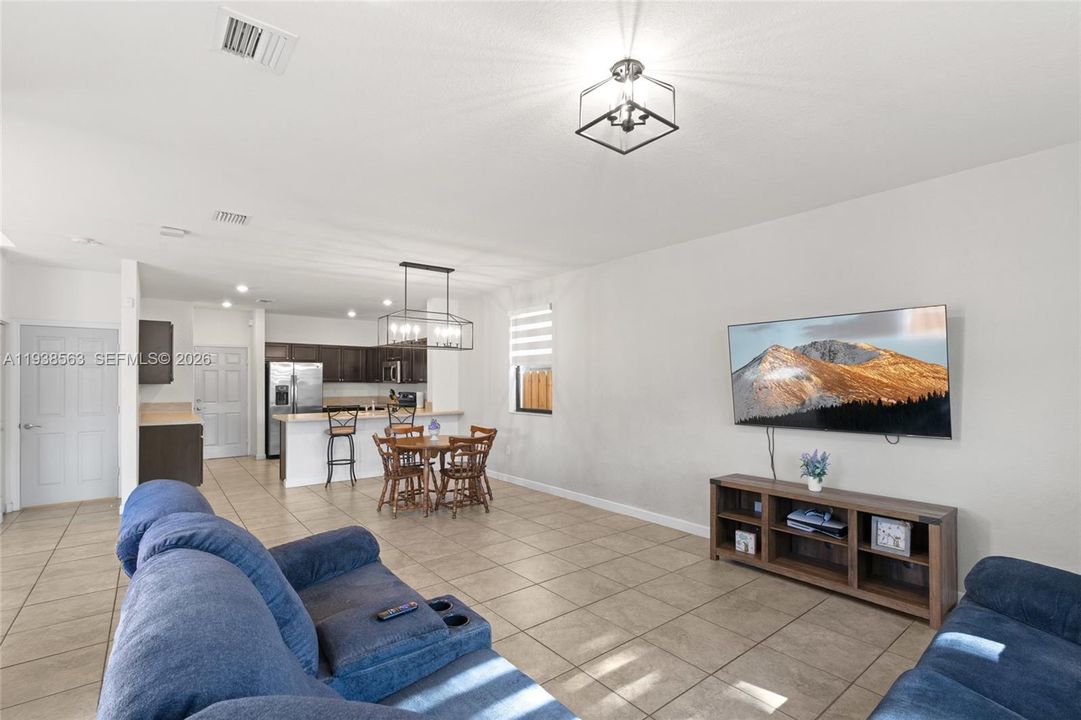 На продажу: $489,000 (3 спален, 2 ванн, 2115 Квадратных фут)