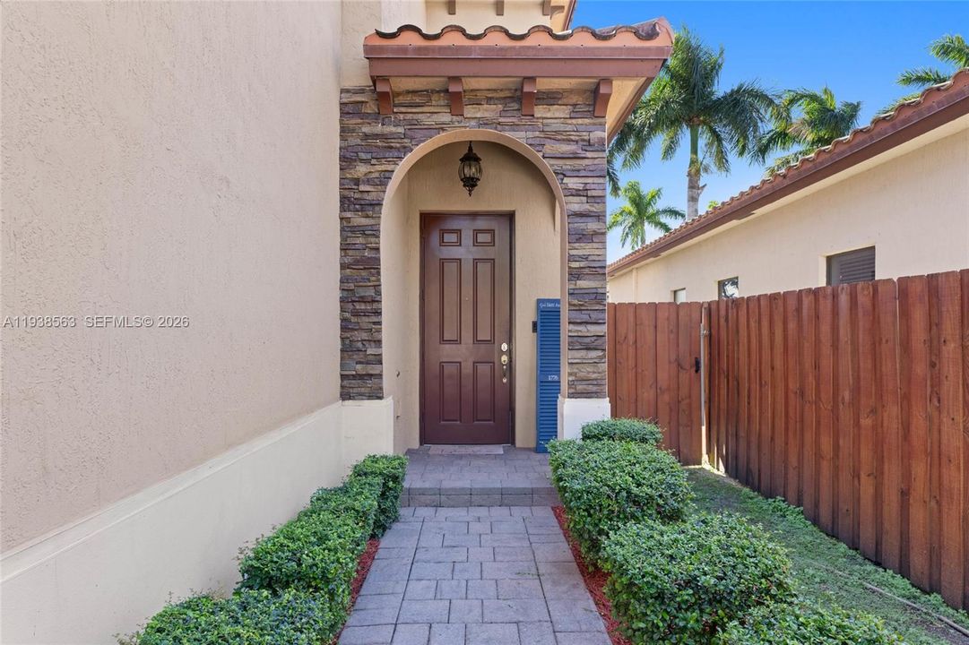 На продажу: $489,000 (3 спален, 2 ванн, 2115 Квадратных фут)