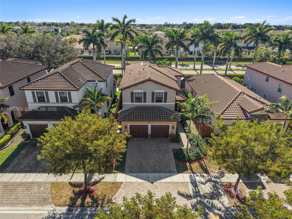 На продажу: $489,000 (3 спален, 2 ванн, 2115 Квадратных фут)