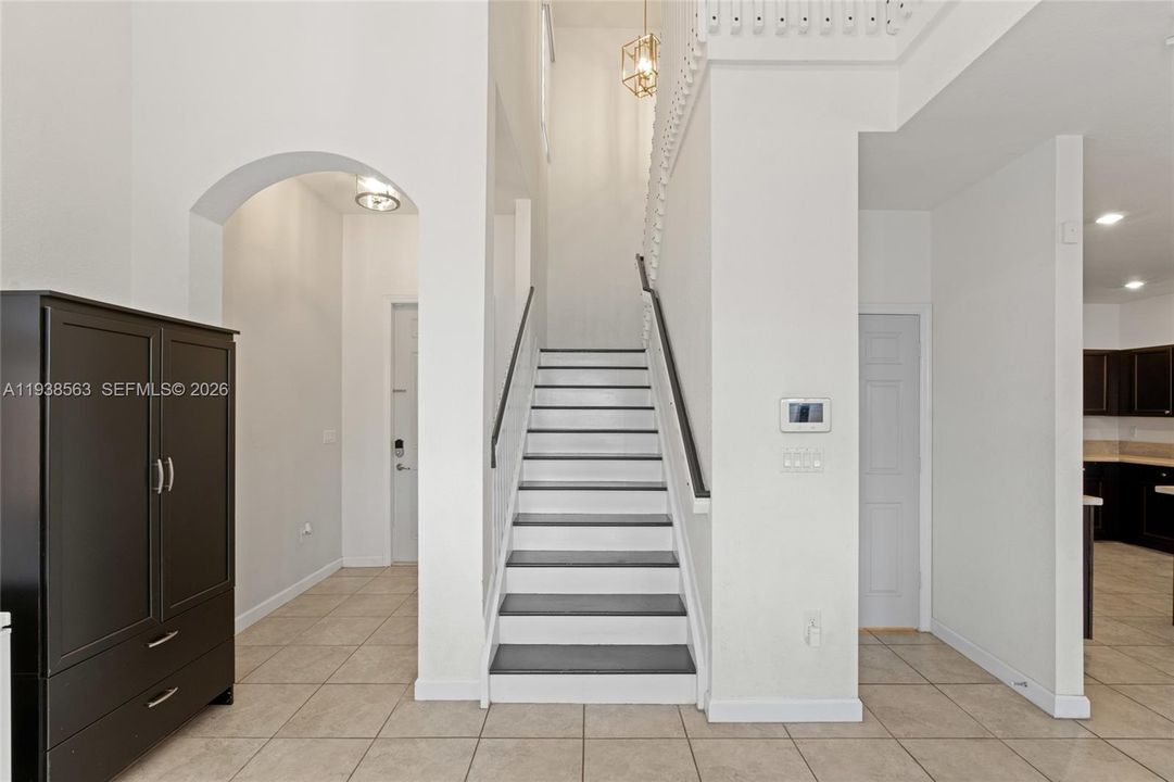 На продажу: $489,000 (3 спален, 2 ванн, 2115 Квадратных фут)