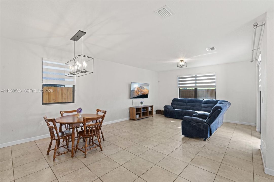 На продажу: $489,000 (3 спален, 2 ванн, 2115 Квадратных фут)