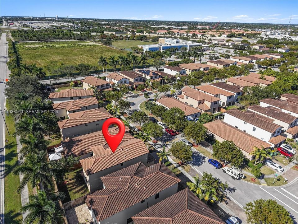 На продажу: $489,000 (3 спален, 2 ванн, 2115 Квадратных фут)