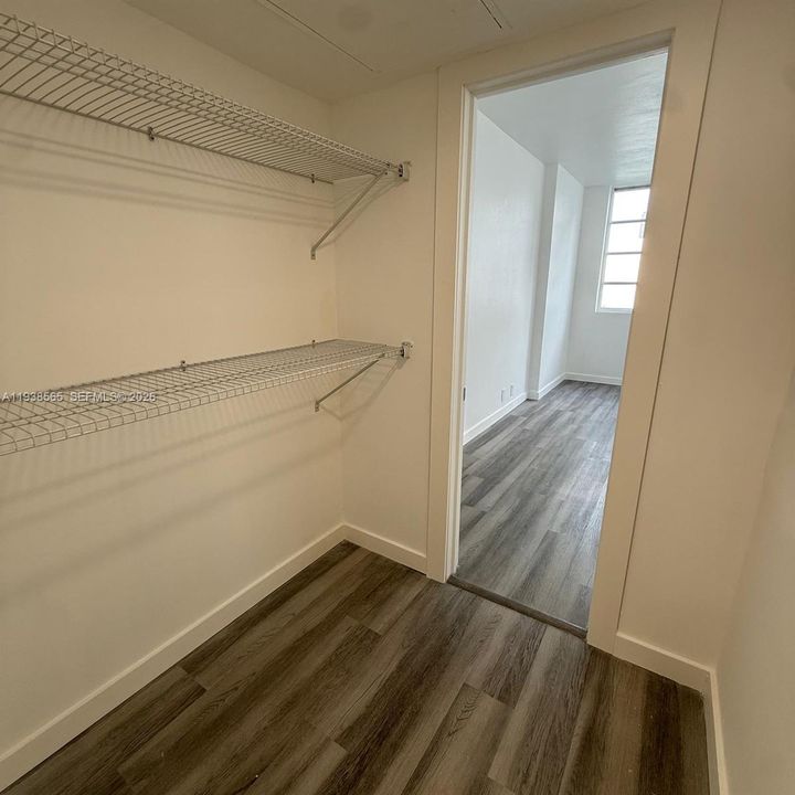 For Rent: $2,600 (1 beds, 1 baths, 875 Square Feet)