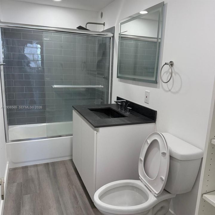 For Rent: $2,600 (1 beds, 1 baths, 875 Square Feet)