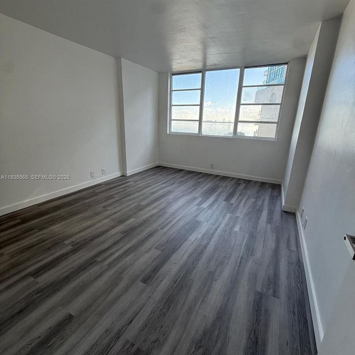 For Rent: $2,600 (1 beds, 1 baths, 875 Square Feet)