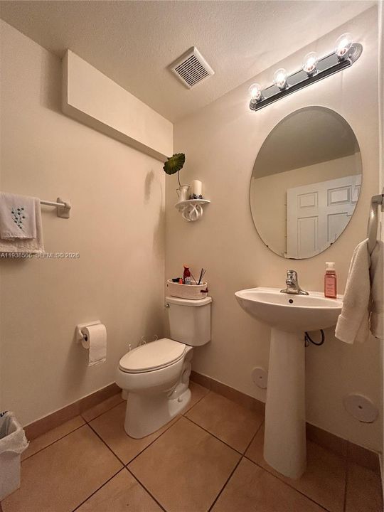 En Renta: $2,600 (3 camas, 2 baños, 1829 Pies cuadrados)