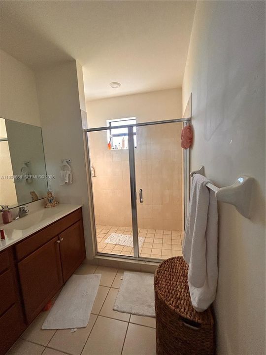 En Renta: $2,600 (3 camas, 2 baños, 1829 Pies cuadrados)