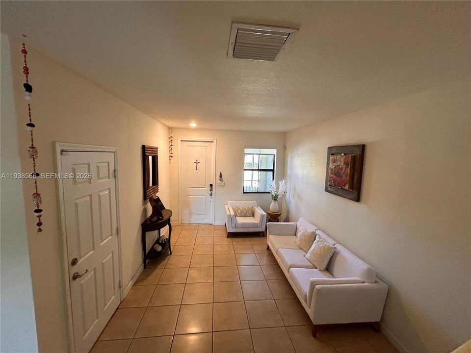 En Renta: $2,600 (3 camas, 2 baños, 1829 Pies cuadrados)