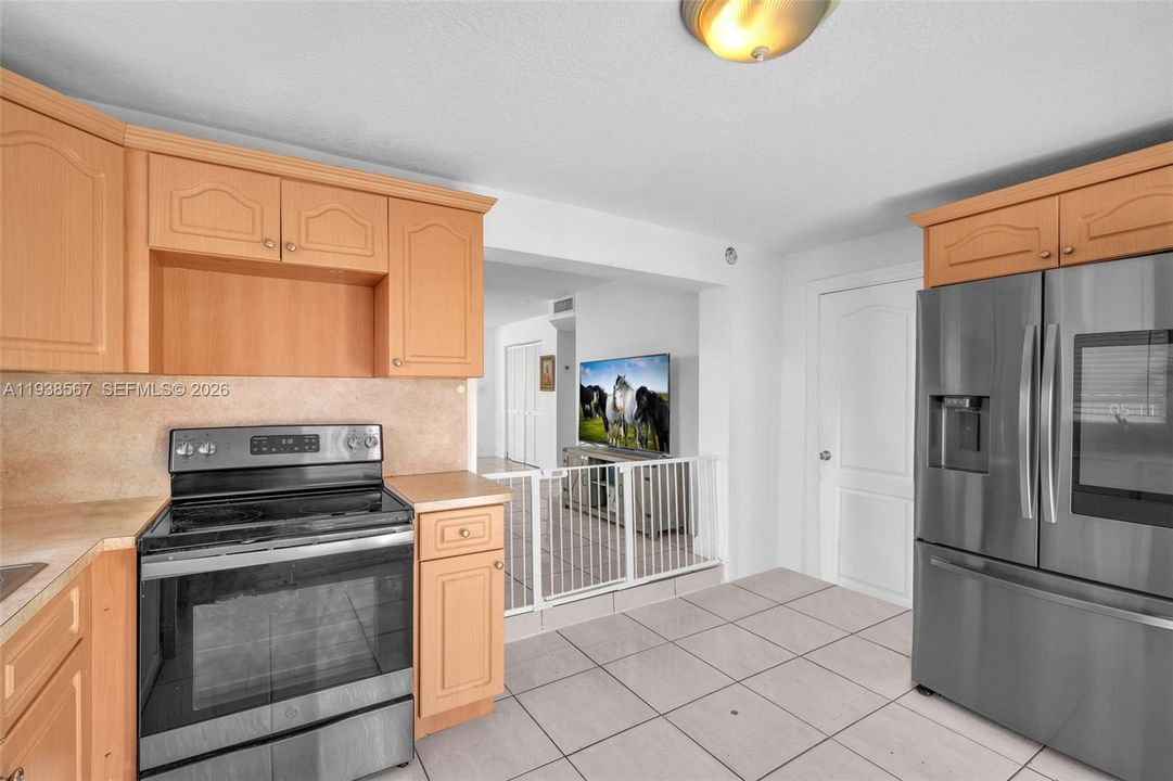 待售: $699,000 (4 贝兹, 3 浴室, 1926 平方英尺)