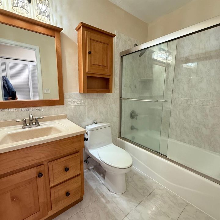 For Rent: $2,900 (3 beds, 2 baths, 1276 Square Feet)