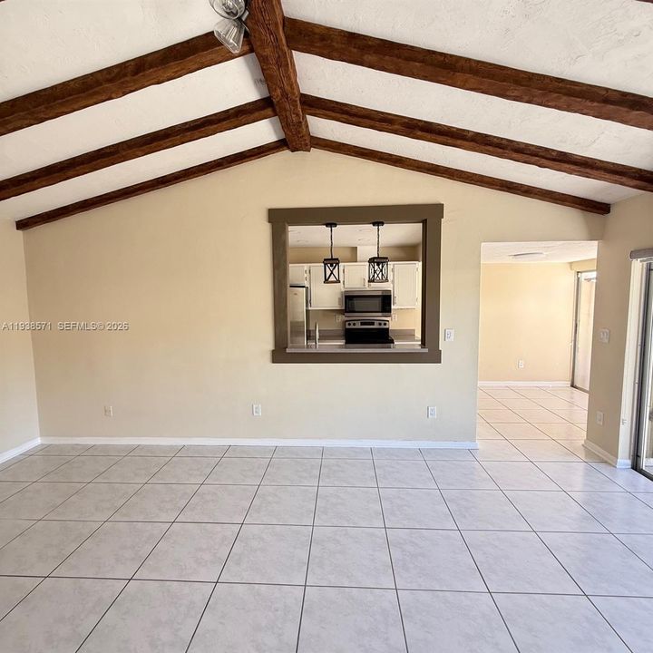 For Rent: $2,900 (3 beds, 2 baths, 1276 Square Feet)