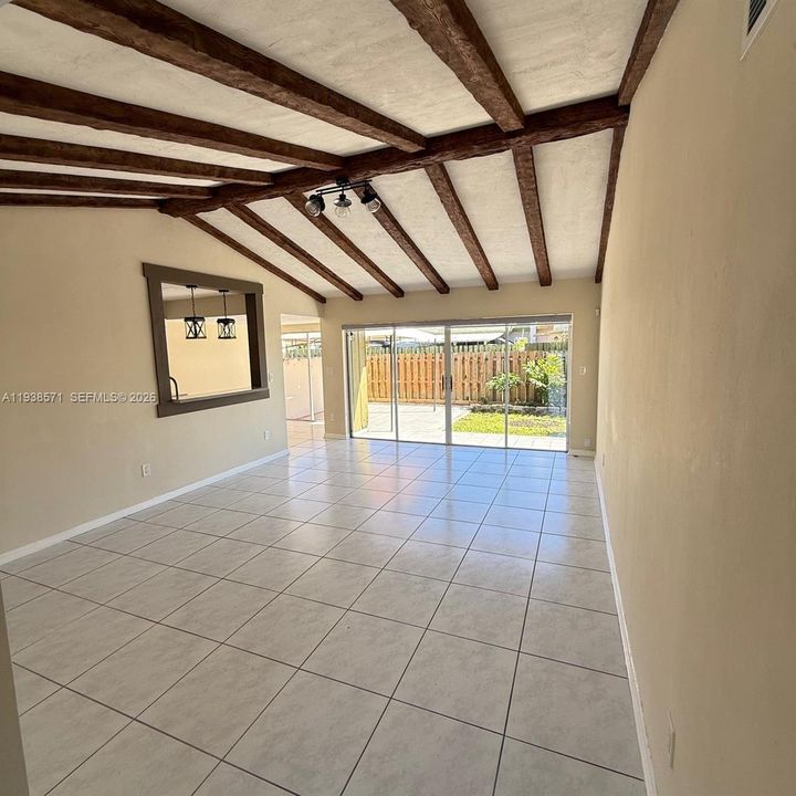 For Rent: $2,900 (3 beds, 2 baths, 1276 Square Feet)