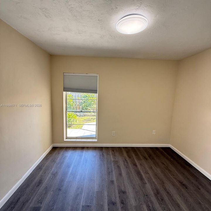 For Rent: $2,900 (3 beds, 2 baths, 1276 Square Feet)