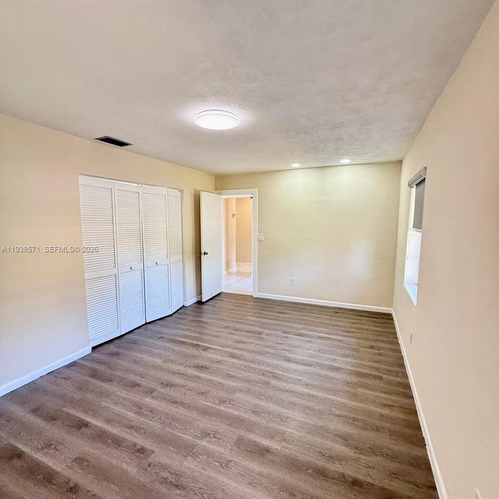 For Rent: $2,900 (3 beds, 2 baths, 1276 Square Feet)