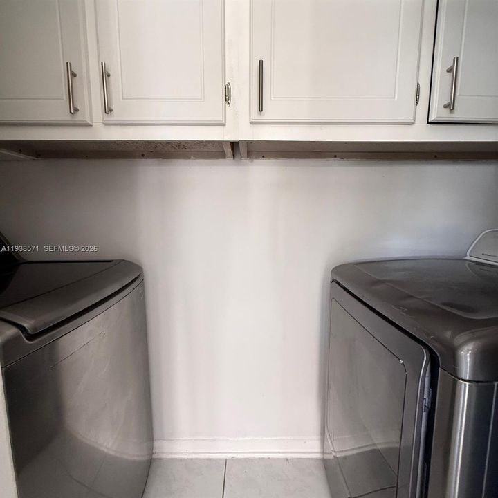 For Rent: $2,900 (3 beds, 2 baths, 1276 Square Feet)