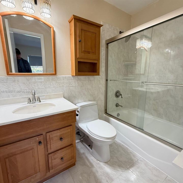 For Rent: $2,900 (3 beds, 2 baths, 1276 Square Feet)