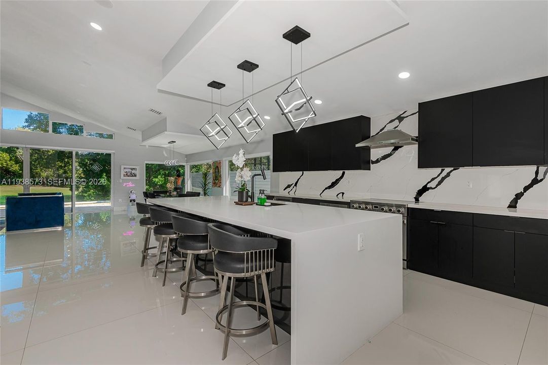 待售: $1,359,995 (4 贝兹, 3 浴室, 3048 平方英尺)