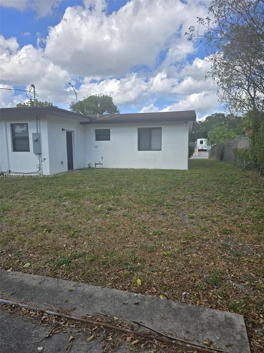 For Sale: $639,900 (3 beds, 1 baths, 1150 Square Feet)