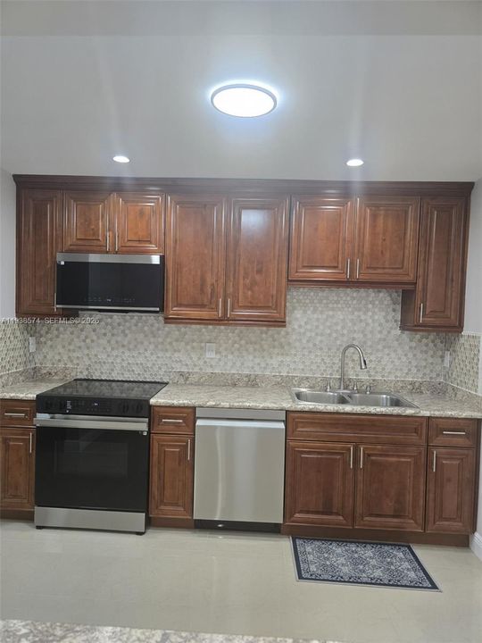 For Sale: $639,900 (3 beds, 1 baths, 1150 Square Feet)