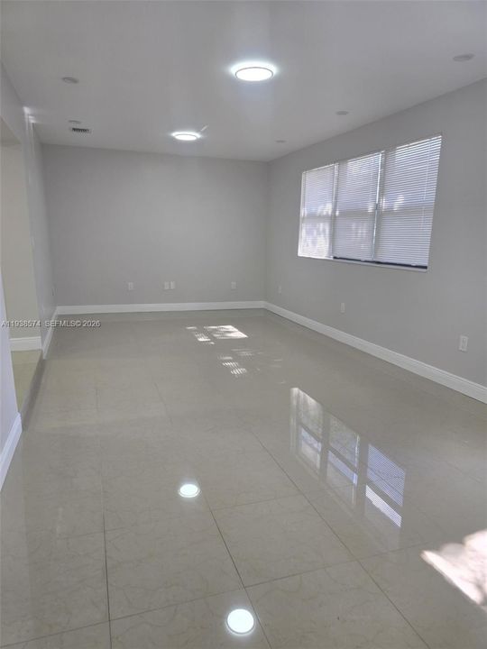 For Sale: $639,900 (3 beds, 1 baths, 1150 Square Feet)