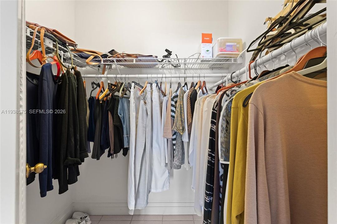 待售: $379,900 (2 贝兹, 2 浴室, 1638 平方英尺)