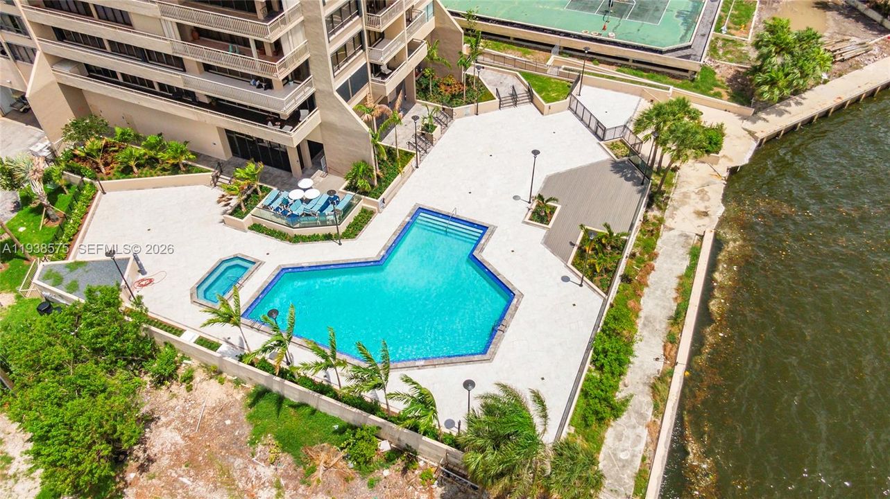 待售: $379,900 (2 贝兹, 2 浴室, 1638 平方英尺)