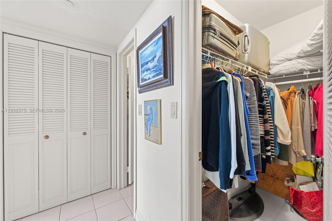 待售: $379,900 (2 贝兹, 2 浴室, 1638 平方英尺)