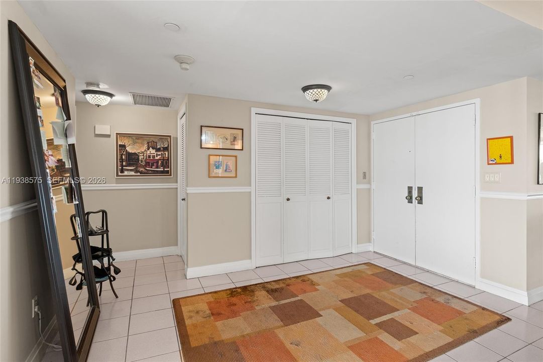 待售: $379,900 (2 贝兹, 2 浴室, 1638 平方英尺)