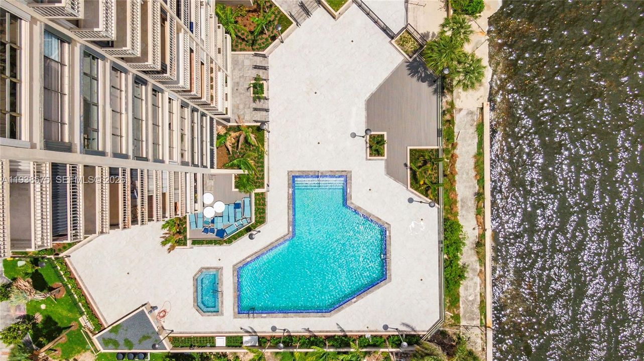 待售: $379,900 (2 贝兹, 2 浴室, 1638 平方英尺)