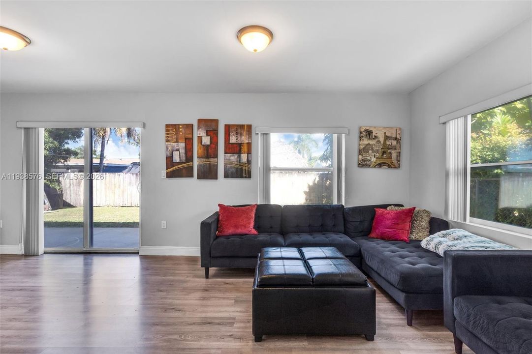 For Sale: $535,000 (3 beds, 2 baths, 1682 Square Feet)