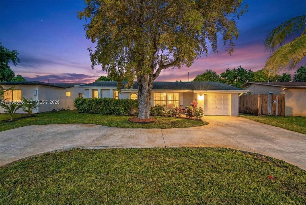 For Sale: $535,000 (3 beds, 2 baths, 1682 Square Feet)