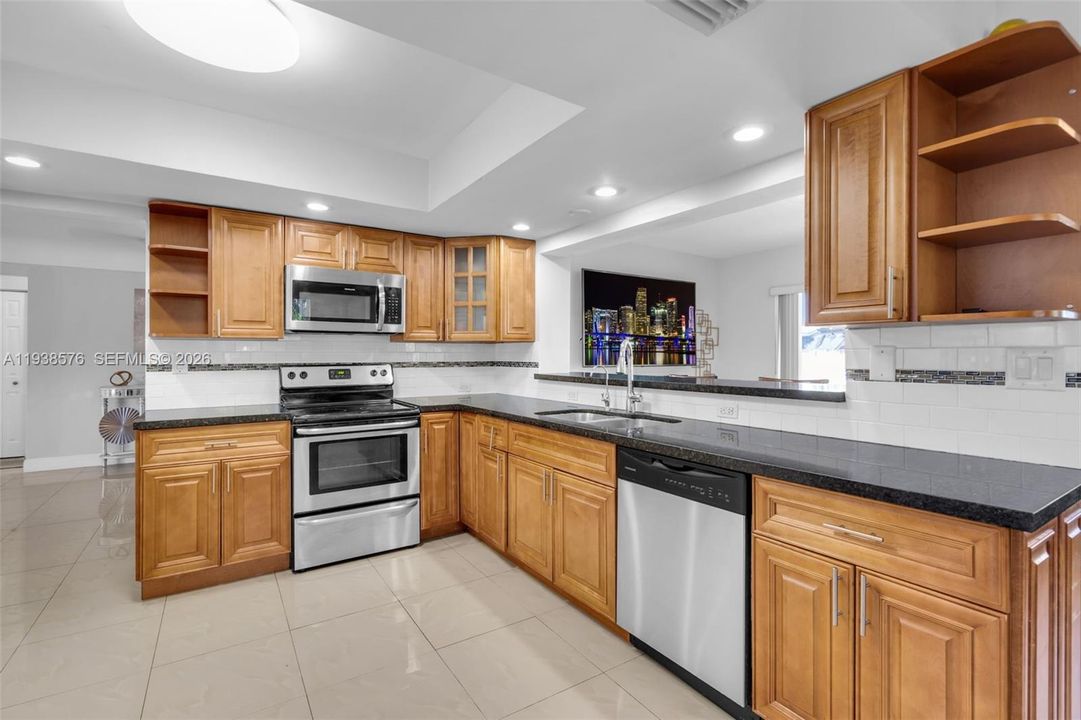 For Sale: $535,000 (3 beds, 2 baths, 1682 Square Feet)