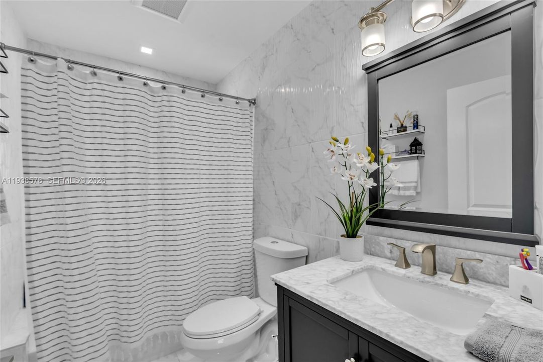 En Venta: $775,000 (3 camas, 3 baños, 2014 Pies cuadrados)